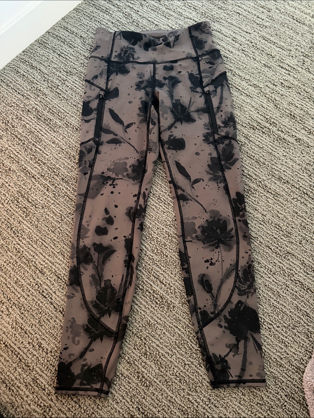 Athleta Charcoal Gray Floral High-Rise Leggings with Side Pockets